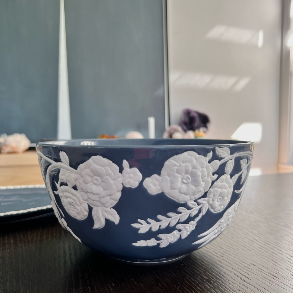 Brand New Anthropologie Turkuaz Kitchen Posy Serving Bowl